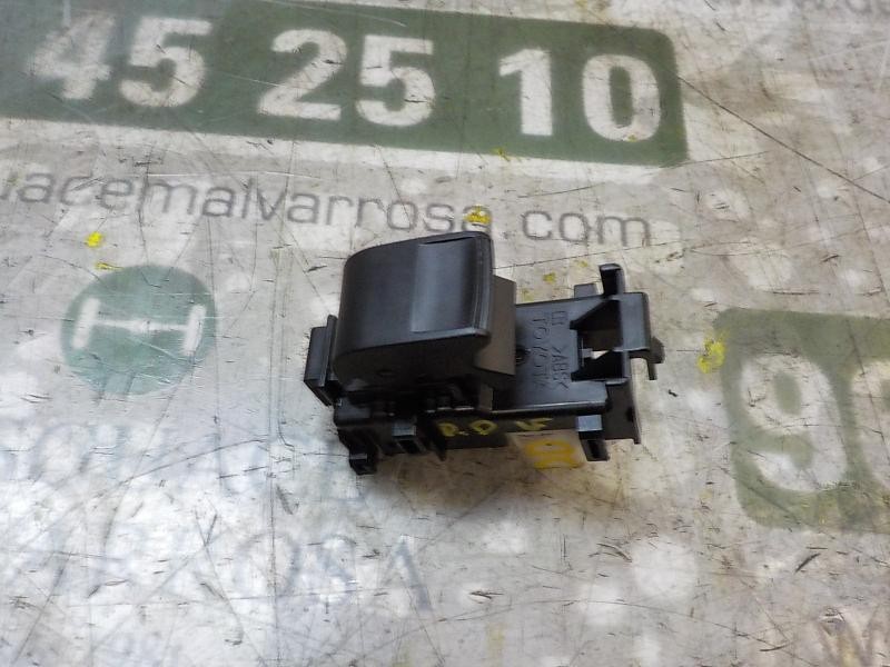 Recambio de mando elevalunas delantero derecho para toyota aygo 1.0 cat referencia OEM IAM 848100D030  