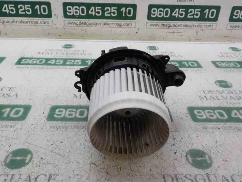 Recambio de motor calefaccion para dacia sandero ambiance referencia OEM IAM 272107379R  