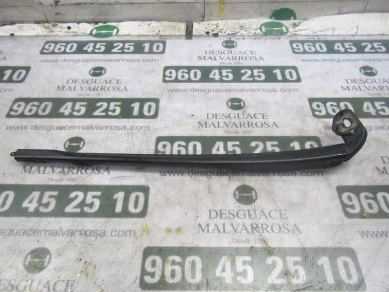 Recambio de brazo limpia delantero derecho para seat leon (1p1) reference copa referencia OEM IAM 1P0955410A1P9  