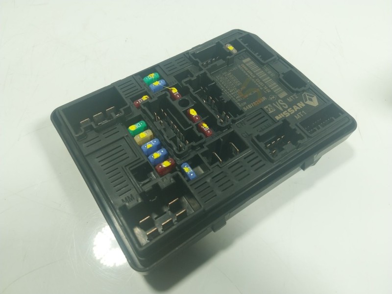Recambio de caja reles / fusibles para renault captur ii 1.0 tce referencia OEM IAM 284B78285R 284B78285R 