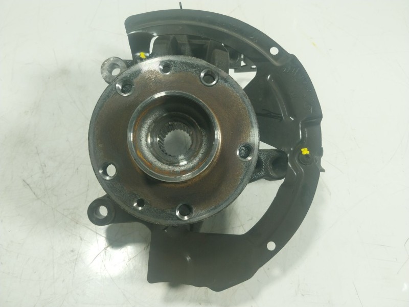Recambio de mangueta delantera izquierda para renault megane iv berlina 5p 1.3 tce referencia OEM IAM 400116643R  