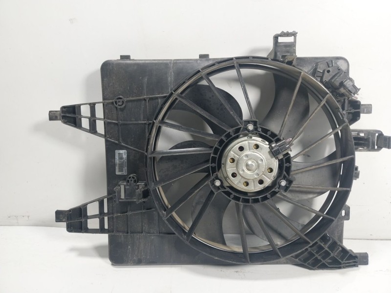 Recambio de electroventilador para renault kangoo z.e. maxi 5-sitzer referencia OEM IAM 7701071863 82O0427466 