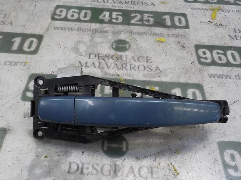 Recambio de maneta exterior delantera derecha para opel zafira b 1.9 cdti referencia OEM IAM   