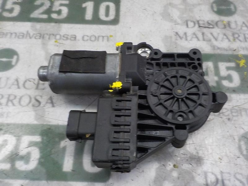 Recambio de motor elevalunas delantero derecho para opel zafira b 1.9 cdti referencia OEM IAM   