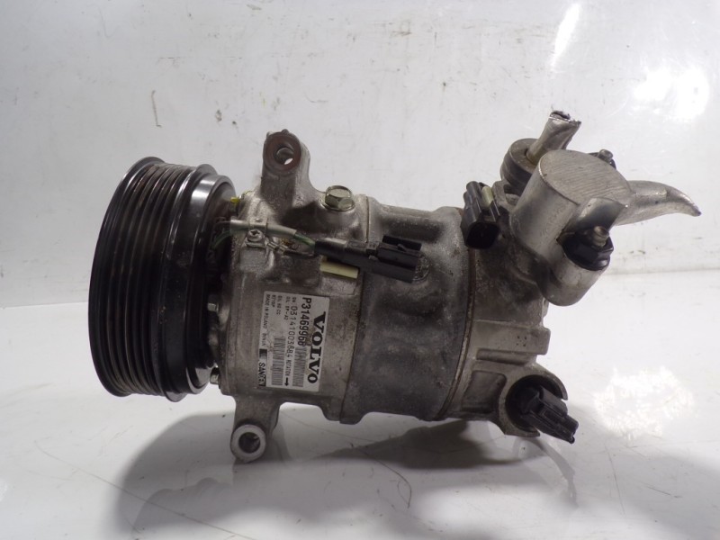 Recambio de compresor aire acondicionado para volvo v40 2.0 diesel cat referencia OEM IAM 36010255 P31469966 031410038B4