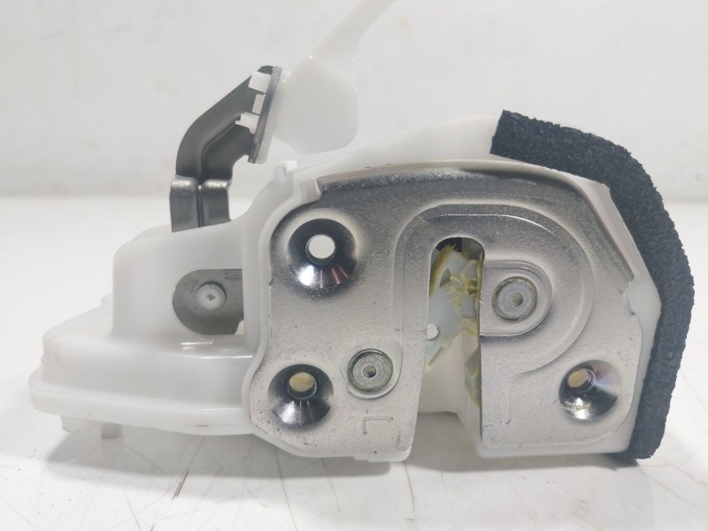Recambio de cerradura puerta trasera izquierda para mazda cx-5 2.0 cat referencia OEM IAM   