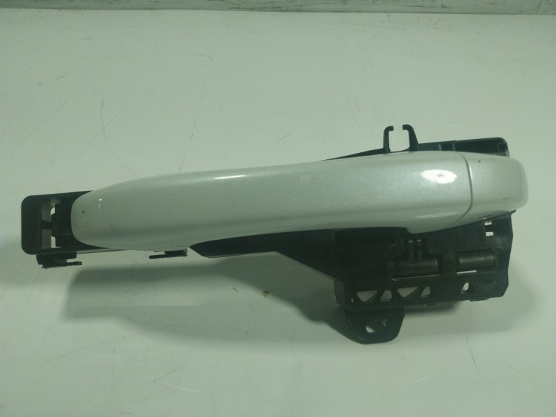 Recambio de maneta exterior delantera izquierda para renault captur ii 1.0 tce referencia OEM IAM 806068654R  806079360R