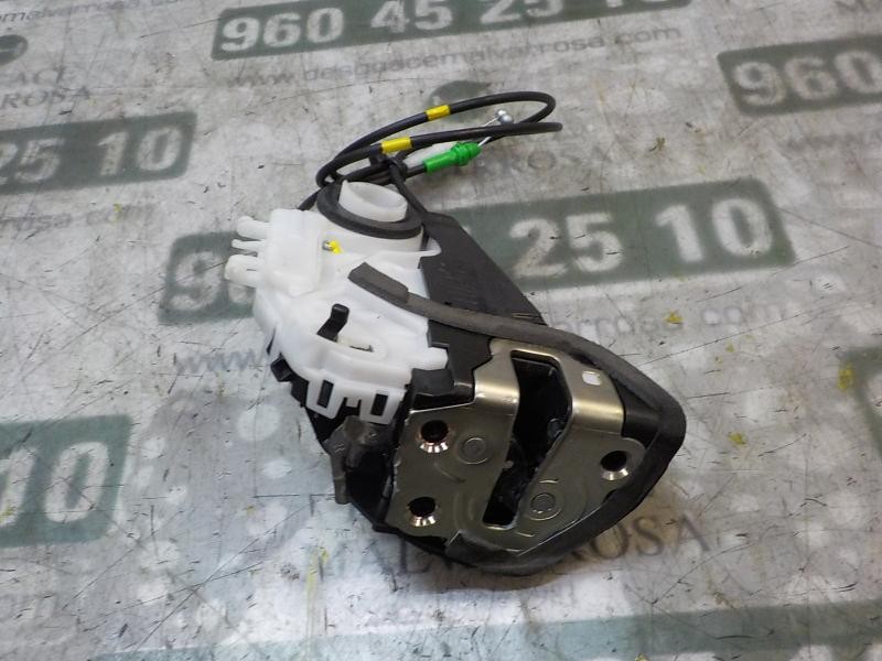 Recambio de cerradura puerta trasera derecha para toyota yaris 1.0 cat referencia OEM IAM 690500D310  