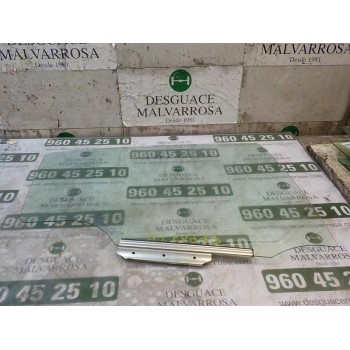 CRISTAL PUERTA TRASERO DERECHO 681300D200 