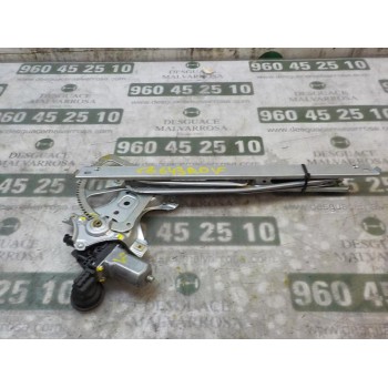 ELEVALUNAS DELANTERO DERECHO 698100D300 