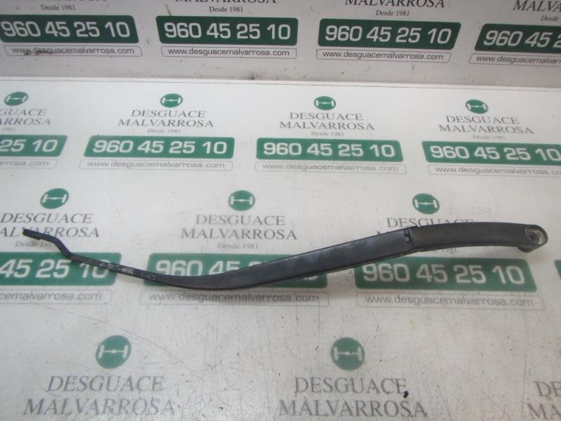 Recambio de brazo limpia delantero derecho para kia rio drive referencia OEM IAM 983211W000  