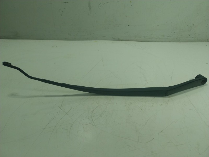 Recambio de brazo limpia delantero derecho para kia stonic (ybcuv) 1.6 crdi cat referencia OEM IAM 98321H8000  