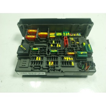 CAJA RELES / FUSIBLES 61149119445 911944606 