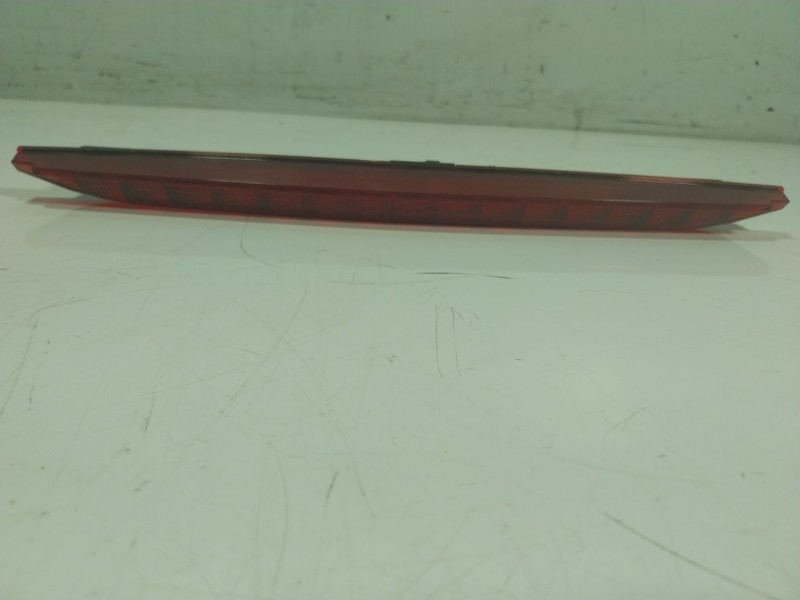 Recambio de piloto trasero central para mazda cx-5 2.0 cat referencia OEM IAM  TK4851580 