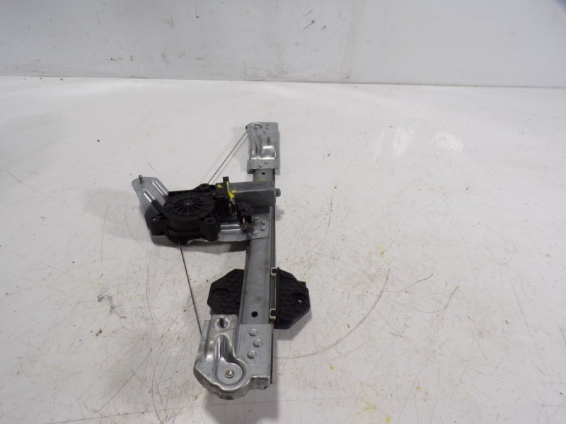 Recambio de elevalunas delantero derecho para dacia sandero stepway referencia OEM IAM 807209299R 0371001M13616 0371001M13616