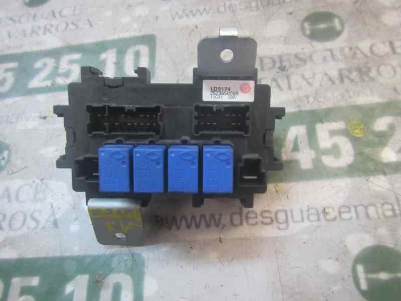 Recambio de caja reles / fusibles para renault koleos 2.0 dci diesel fap referencia OEM IAM 252360745R 252365026R 