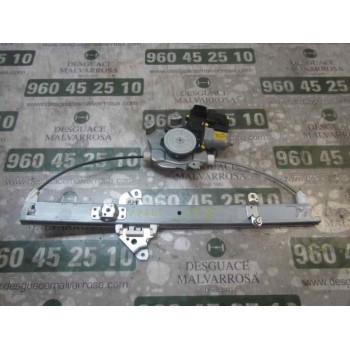 ELEVALUNAS TRASERO DERECHO 827207007R 