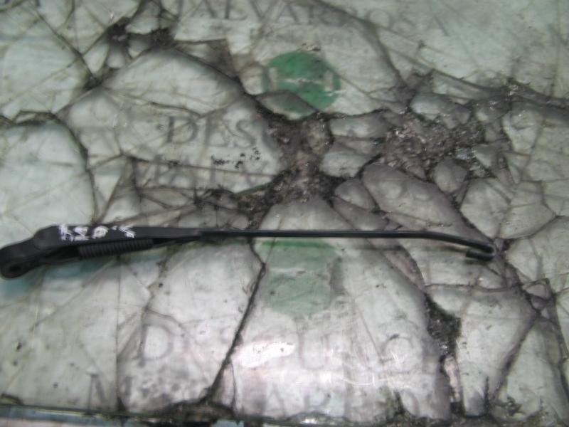 Recambio de brazo limpia delantero izquierdo para mg serie 100 (xp) 114 gs referencia OEM IAM   