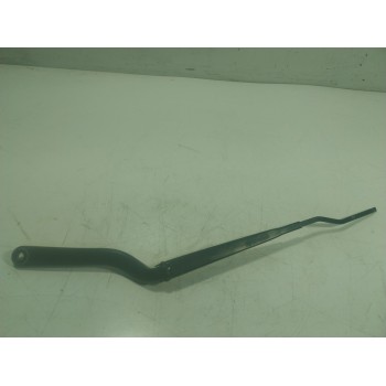 BRAZO LIMPIA DELANTERO IZQUIERDO A4538240200 