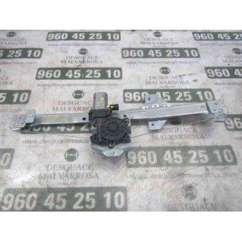 ELEVALUNAS TRASERO DERECHO 827202127R 