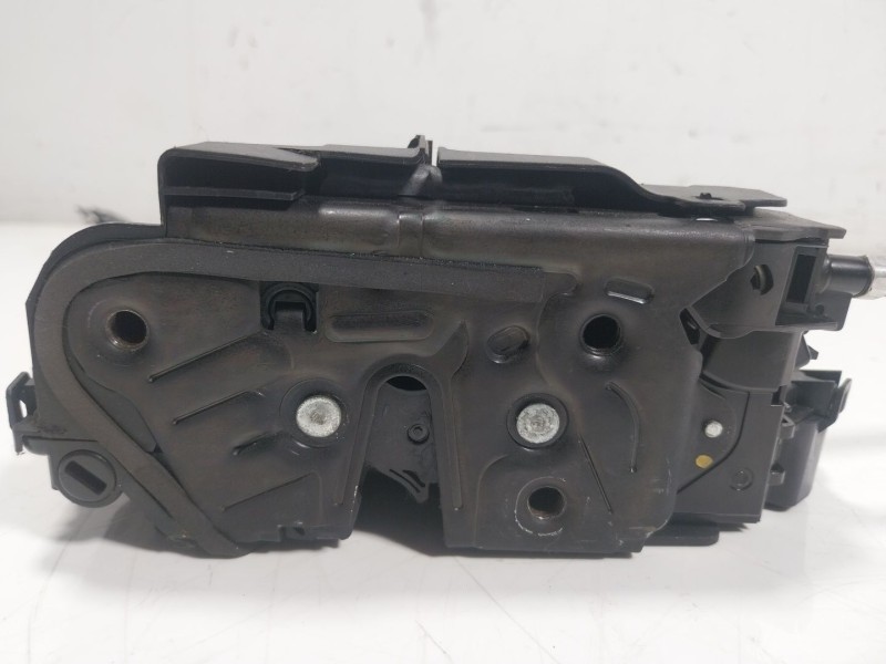 Recambio de cerradura puerta trasera derecha para volkswagen golf viii (cd1, da1) 2.0 tdi referencia OEM IAM 5TA839016L 5TA83901