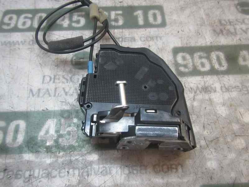 Recambio de cerradura puerta trasera izquierda para toyota rav 4 referencia OEM IAM 6906033120  