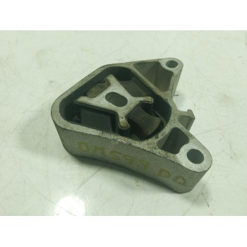 SOPORTE MOTOR DERECHO A2462400809 