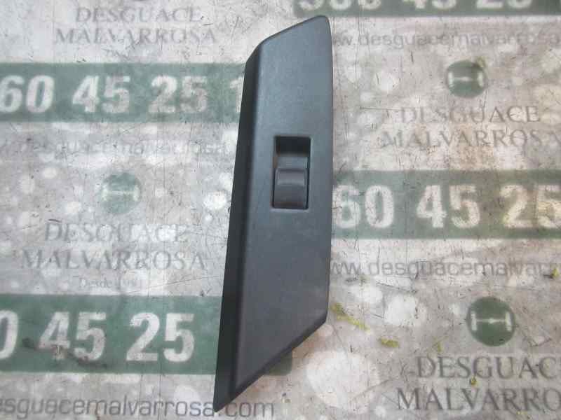 Recambio de mando elevalunas trasero derecho para toyota rav 4 referencia OEM IAM 8481052030  