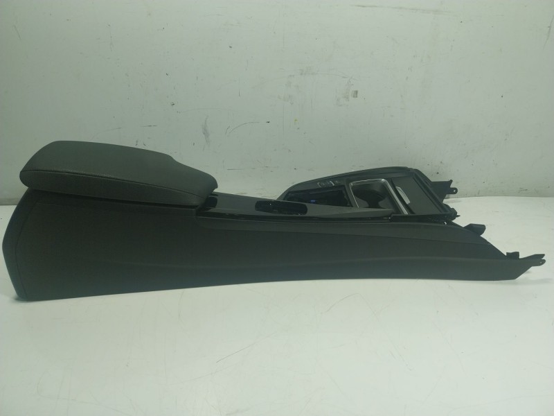 Recambio de apoyabrazos central para bmw 3 touring (f31) 316 d referencia OEM IAM 51169235437 923546722 51169360522