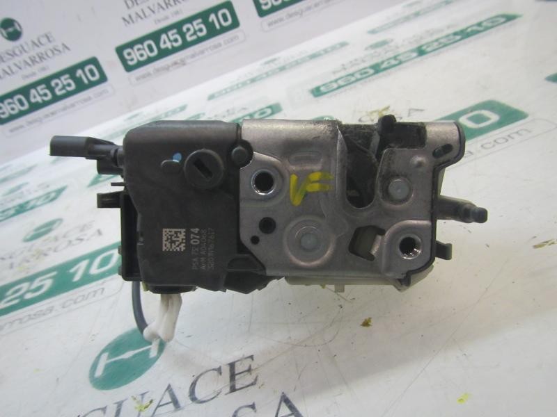 Recambio de cerradura puerta delantera derecha para peugeot 308 1.6 16v hdi referencia OEM IAM 9800616580  