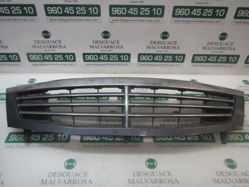 Recambio de rejilla para ssangyong rexton 2.7 turbodiesel cat referencia OEM IAM 7946008000  