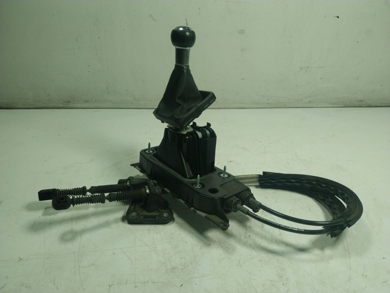Recambio de palanca cambio para audi a3 (8v) 2.0 16v tdi referencia OEM IAM 5Q0711049AQ 5Q0711049 