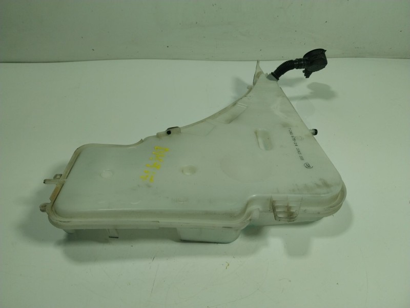 Recambio de deposito limpia para bmw 3 touring (f31) 316 d referencia OEM IAM 61667241676 724167514 