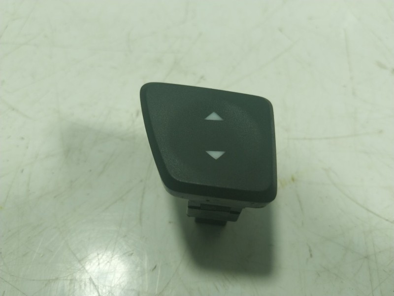 Recambio de mando elevalunas delantero izquierdo para fiat nuova 500 (150) 1.2 cat referencia OEM IAM 735450601 3050604512A 