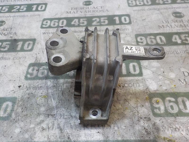 Recambio de soporte motor derecho para opel insignia berlina edition referencia OEM IAM 13227717  