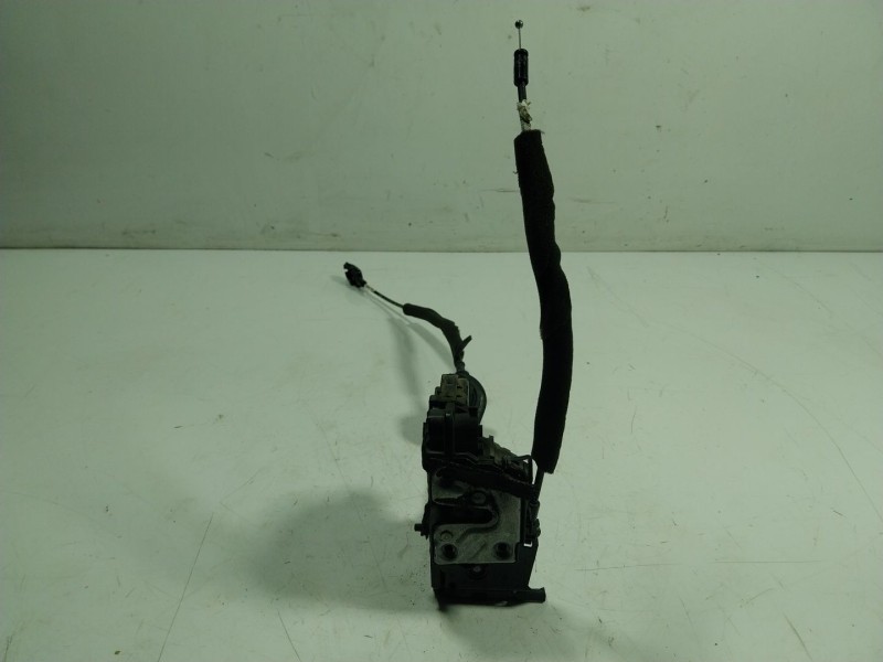 Recambio de cerradura puerta trasera derecha para renault zoe life referencia OEM IAM  825029017R 