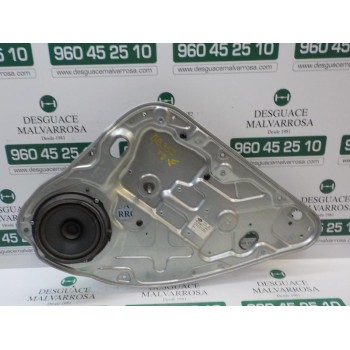 ELEVALUNAS TRASERO DERECHO 