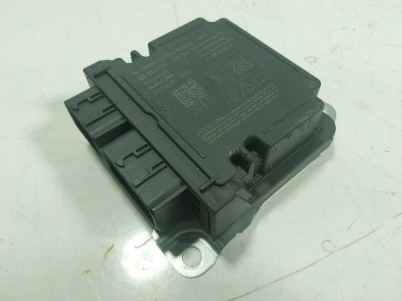 Recambio de centralita airbag para tesla model y ev a las 4 ruedas referencia OEM IAM 151287600B  151287600B