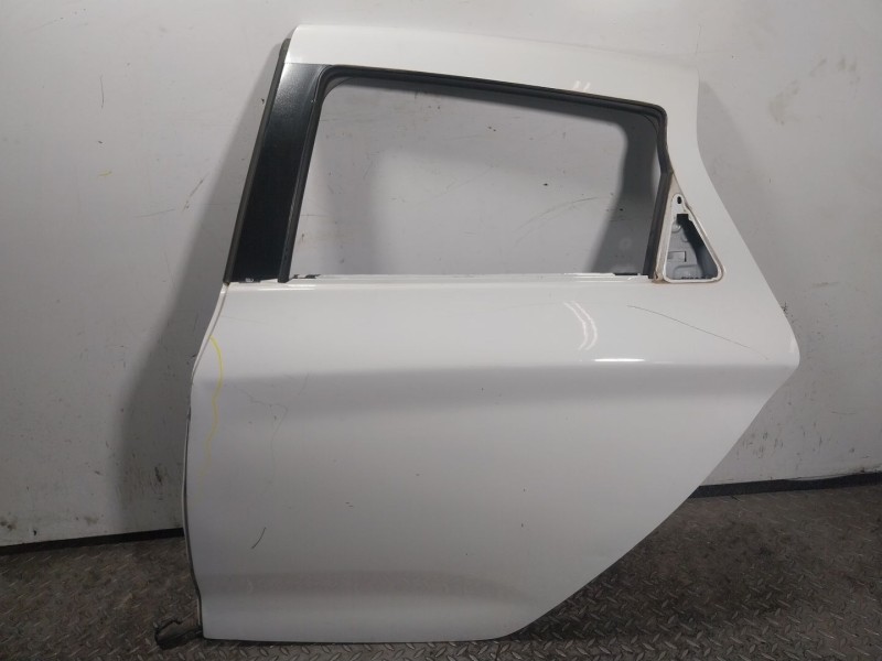 Recambio de puerta trasera izquierda para renault zoe life referencia OEM IAM   