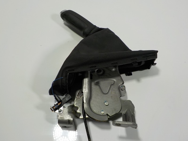 Recambio de palanca freno de mano para opel corsa e 1.4 referencia OEM IAM 39015855 39015855 