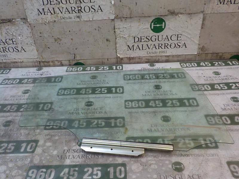 Recambio de cristal puerta trasero derecho para toyota yaris 1.4 turbodiesel cat referencia OEM IAM 681300D200  