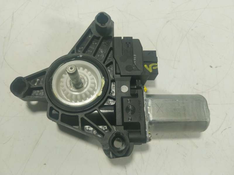 Recambio de motor elevalunas trasero derecho para mercedes-benz gle (w166) 400 4-matic (166.056) referencia OEM IAM A2469063100 