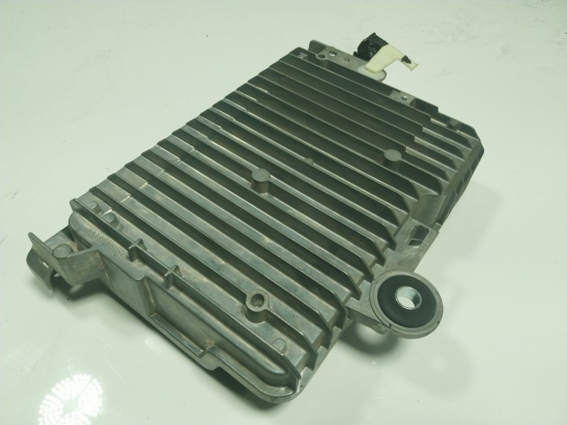 Recambio de modulo electronico para tesla model y ev a las 4 ruedas referencia OEM IAM 158399103C  158399103C