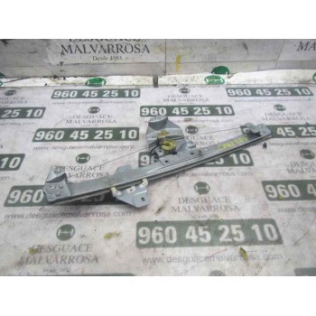 ELEVALUNAS TRASERO DERECHO 827202127R 