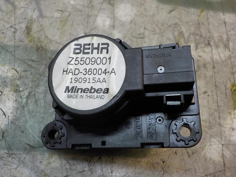 Recambio de motor apertura trampillas climatizador para citroën c3 exclusive referencia OEM IAM 6479E1 Z5509001 Z5509001