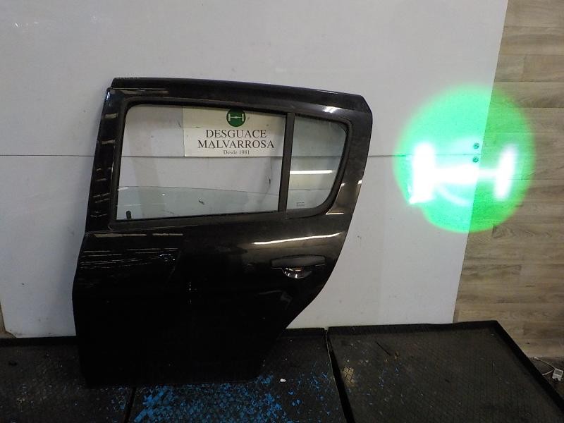 Recambio de puerta trasera izquierda para dacia sandero 1.2 16v cat referencia OEM IAM 821012255R  