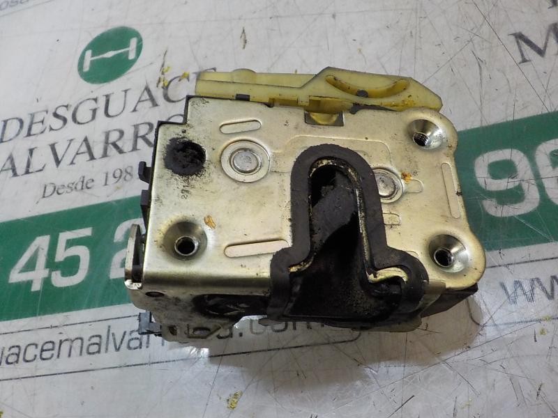 Recambio de cerradura puerta delantera derecha para dacia dokker express 1.6 cat referencia OEM IAM 805027593R  