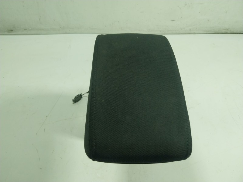 Recambio de apoyabrazos central para skoda yeti 1.2 tsi referencia OEM IAM 5L0864207CYGP  