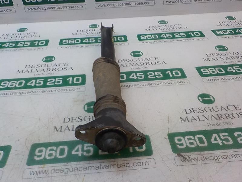Recambio de amortiguador trasero izquierdo para hyundai i30 1.6 crdi cat referencia OEM IAM 553112R700  