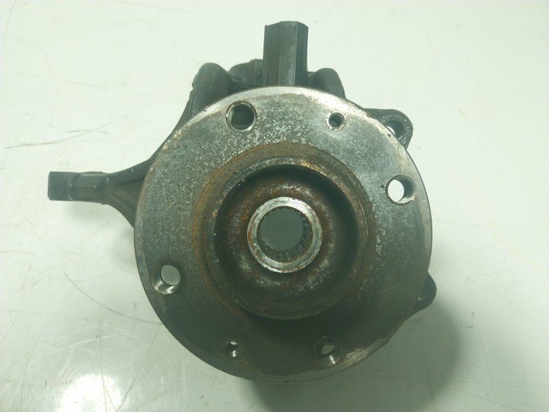 Recambio de mangueta delantera derecha para citroën ds3 1.2 12v e-thp referencia OEM IAM 1607557580  